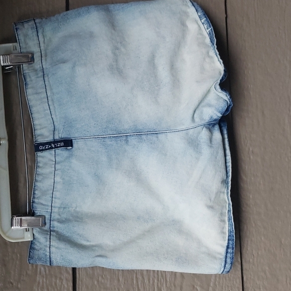 Vintage 90s DKNY High Waist Denim Jean Shorts 7 - Picture 4 of 6